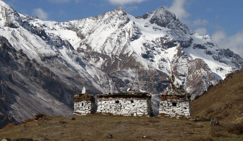 Bhutanese-Stupa-and-High-Himalayas