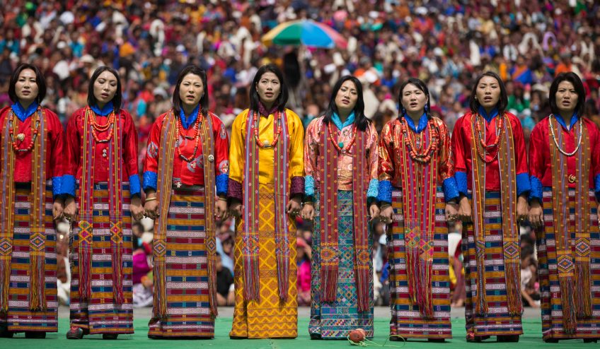 Thimphu_Tshechu_Girls_Dancing