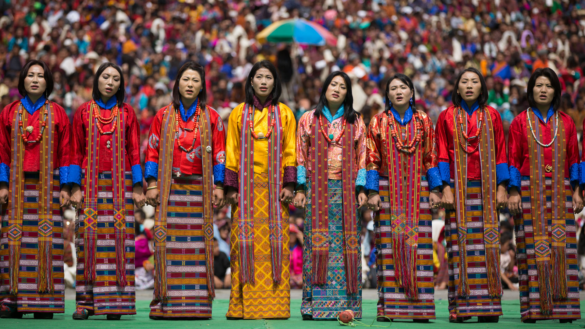 Thimphu_Tshechu_Girls_Dancing